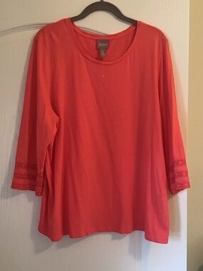 Chico's Coral 3/4 Sleeve Scoop Neck Top with Lace Trim